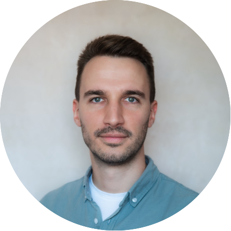 Portrait of Nikola Solunac, co-founder and CPO at MOĆNO