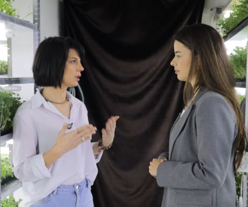 A MOĆNO founder interviewed in the vertical farm for the Local Brand feature, Agro TV